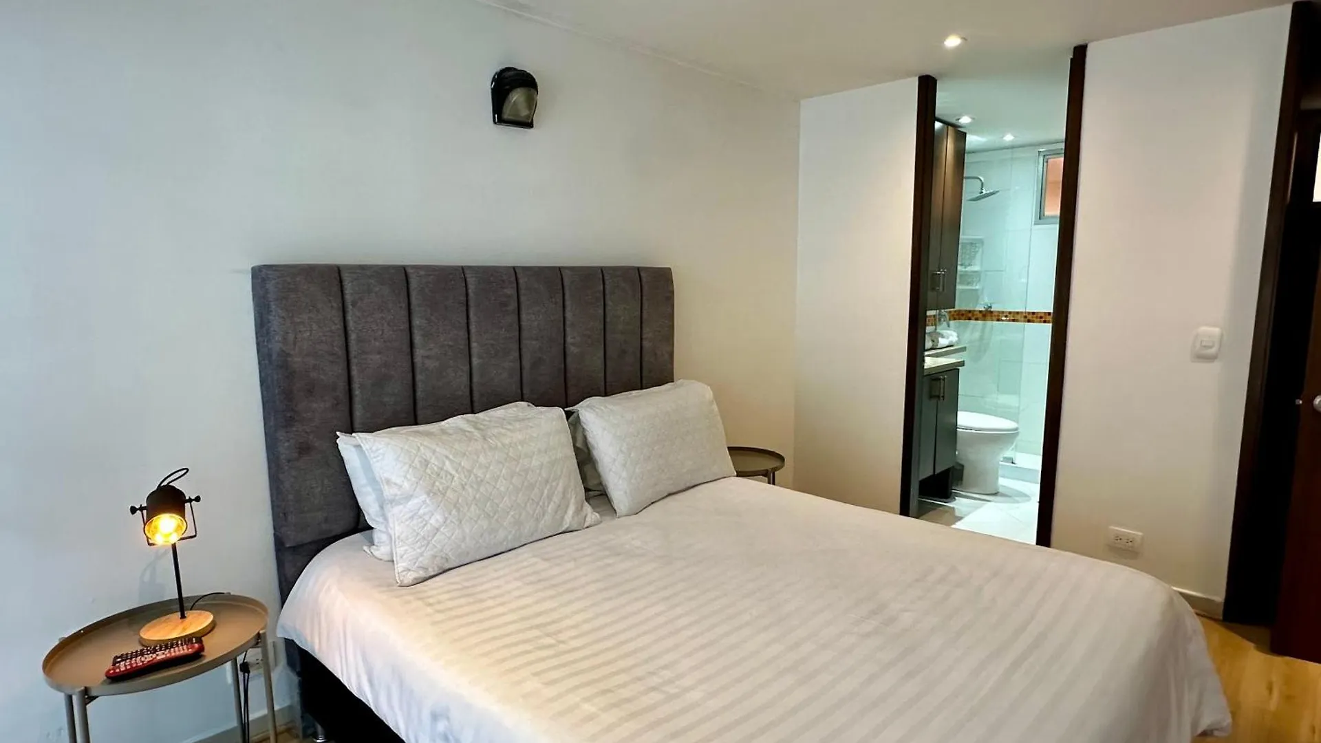 Amplios Duplex 3 Habitaciones Calle 109 Bogota Apartment