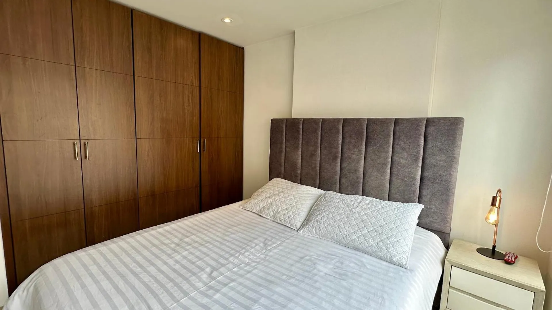 Amplios Duplex 3 Habitaciones Calle 109 Bogota 0*,  Colombia