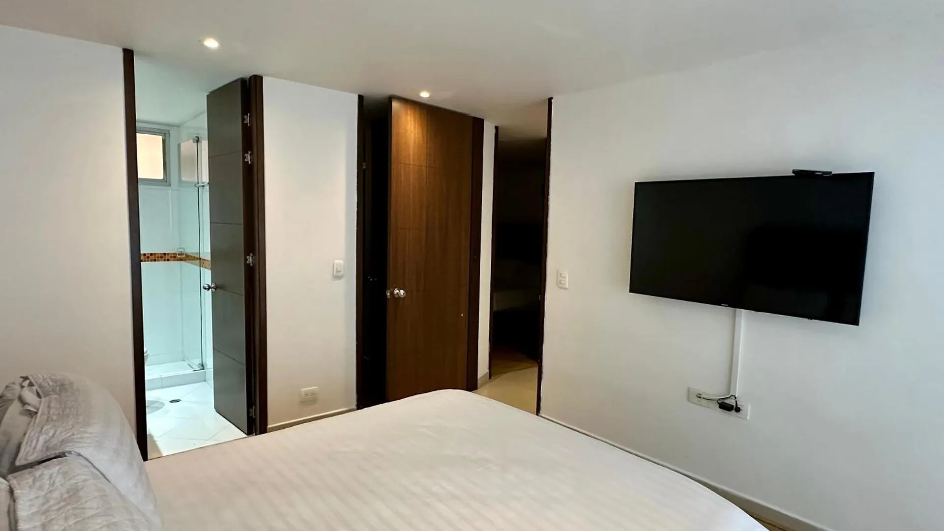 Apartment Amplios Duplex 3 Habitaciones Calle 109 Bogota Colombia