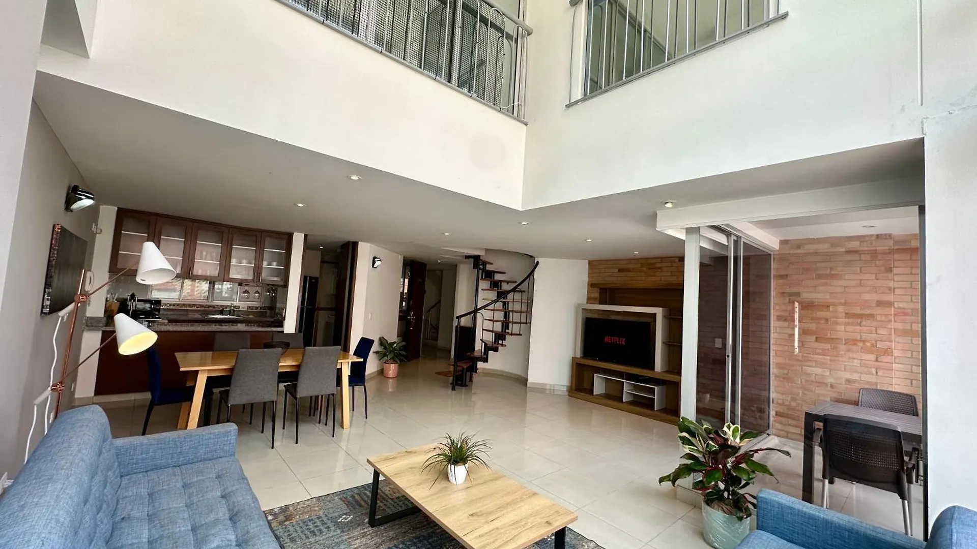 Amplios Duplex 3 Habitaciones Calle 109 Bogota 0*,
