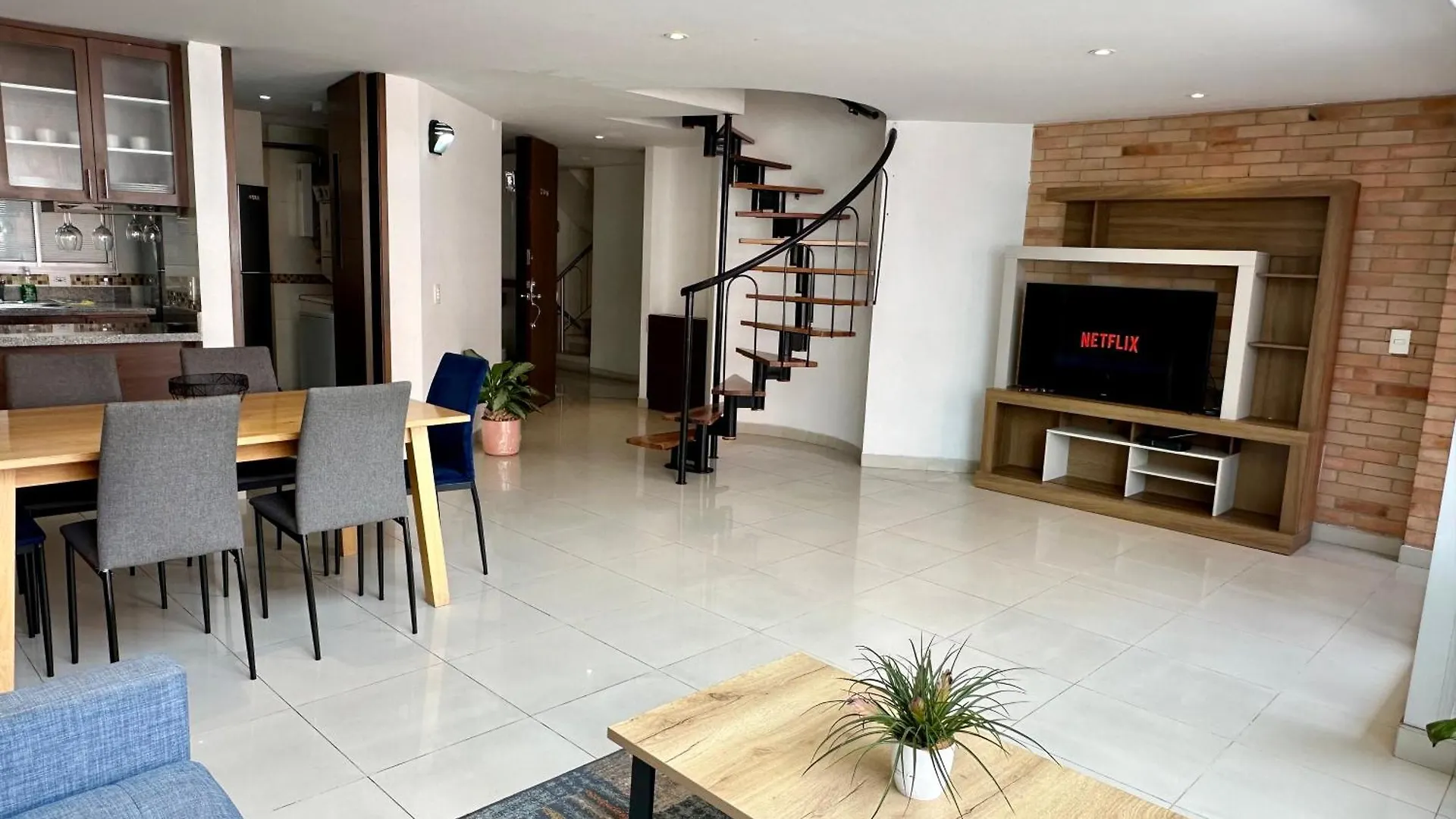 Amplios Duplex 3 Habitaciones Calle 109 Bogota Apartment